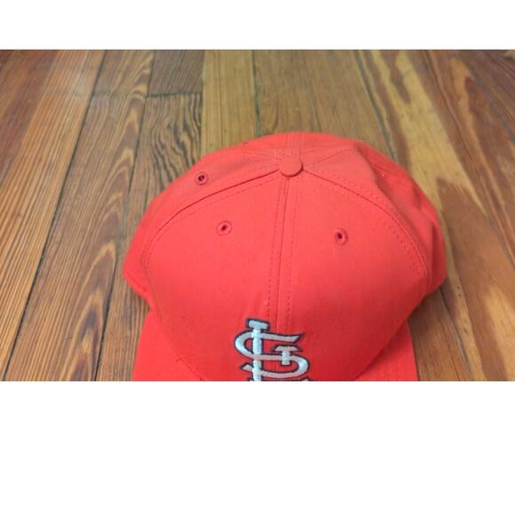 New Era VTG St Louis Cardinals Red Snapback Hat in good condition. - Picture 2 of 6